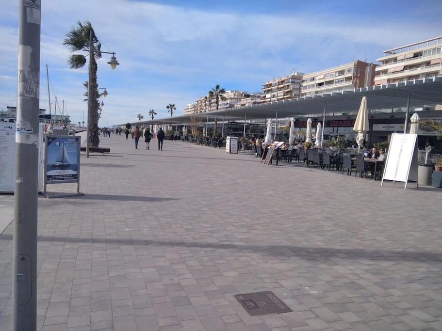Apto Con Terraza Y 2 Dormitorios. 600 Megas Wifi. Santa Pola Dış mekan fotoğraf
