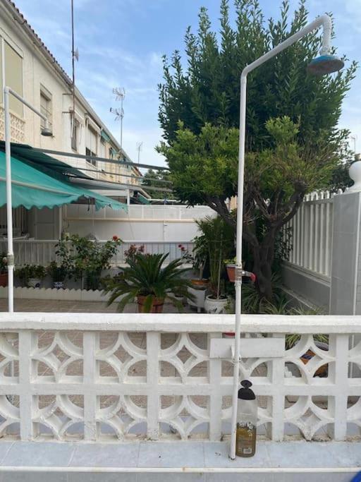Apto Con Terraza Y 2 Dormitorios. 600 Megas Wifi. Santa Pola Dış mekan fotoğraf